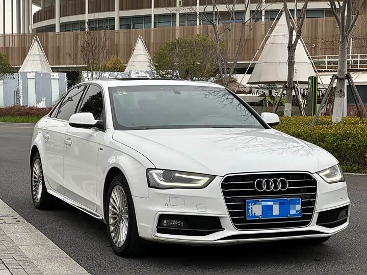 Audi A4L 2016 35 TFSI S line Comfort — фото 3