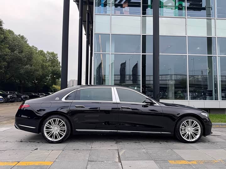 Maybach S-Class 2023 S 580 4 MATIC — фото 3