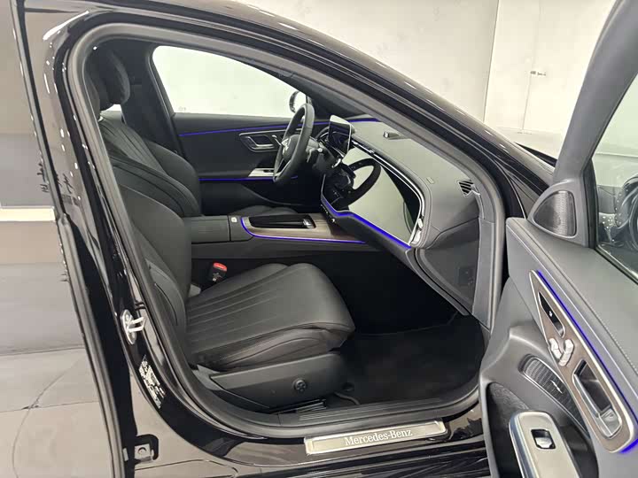 Mercedes-Benz E-Class 2024 E 350 e L — фото 27