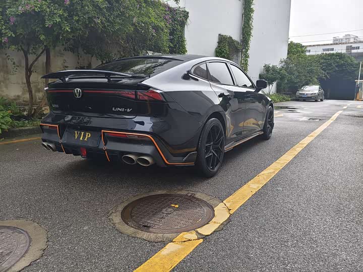 Changan UNI-V 2022 1.5 T — фото 15