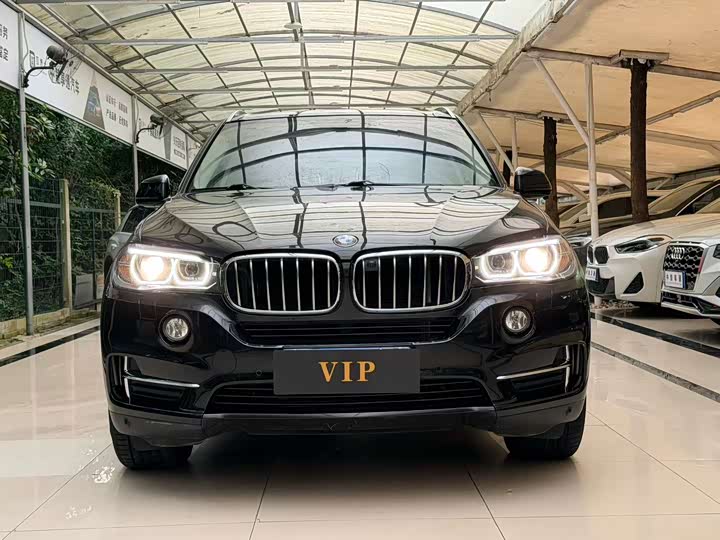 BMW X5 2017 x Drive 28i — фото 11