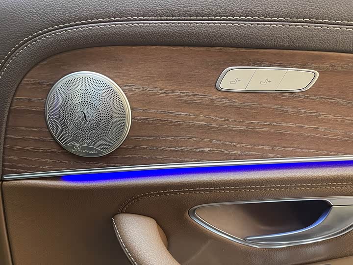 Mercedes-Benz E-Class рестайлинг E 260 L — фото 11