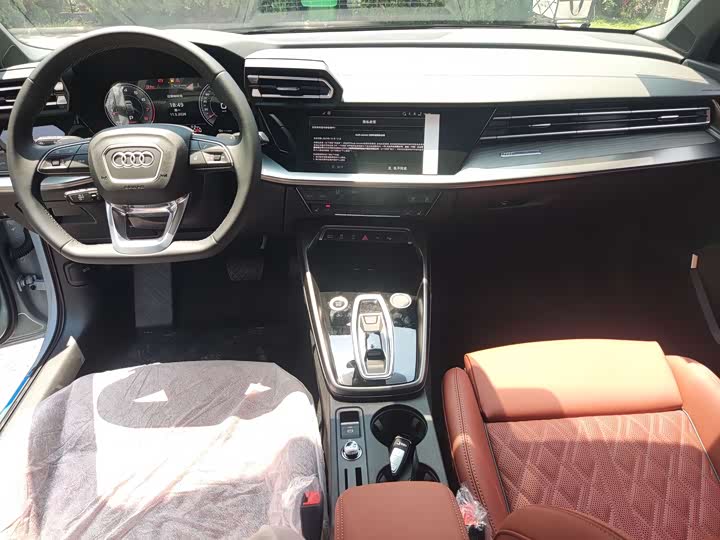 Audi A3 2026 Sportback 35 TFSI + — фото 7