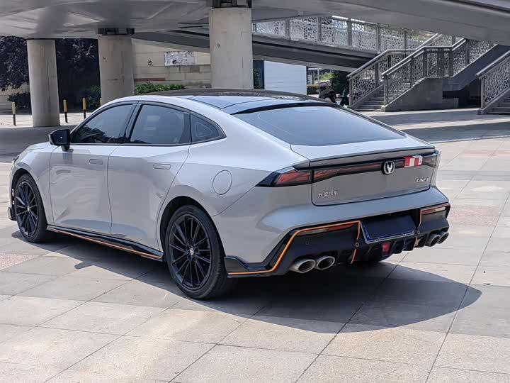 Changan UNI-V 2023 1.5 T — фото 7