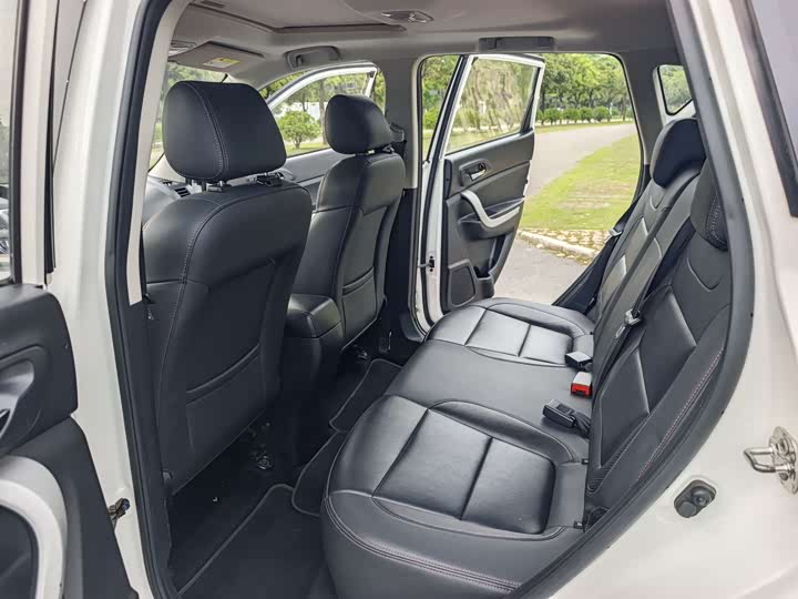 Changan CS35 2016 1.6 L ATLuxury V — фото 16