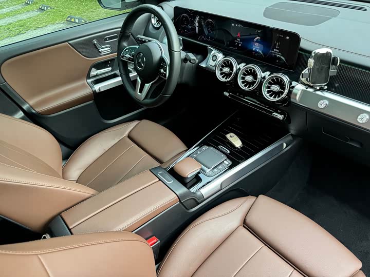 Mercedes-Benz GLB 2021 GLB 200 — фото 18