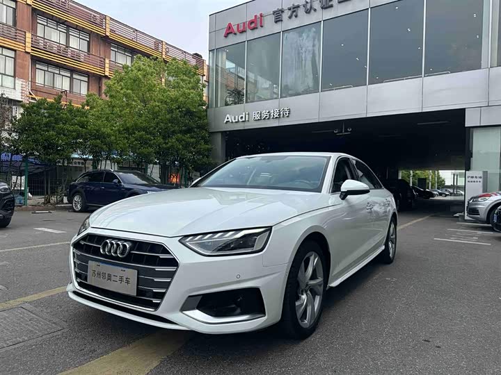Audi A4L 2020 40 TFSI — фото 1