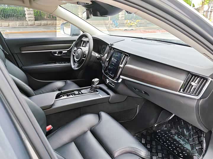 Volvo V90 2017 Cross Country T 5 AWD — фото 9