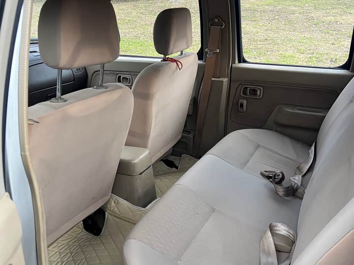 Nissan ZN 2013 2.4 L 2 WDLuxury 5 — фото 9