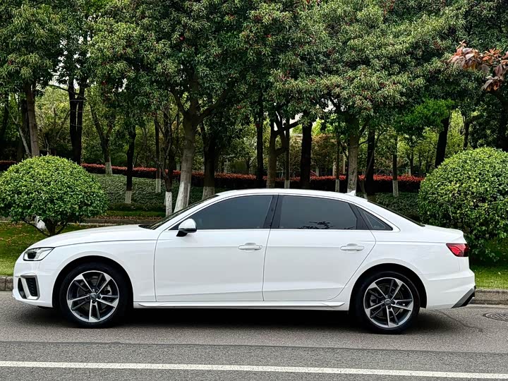 Audi A4L 2020 40 TFSI — фото 3