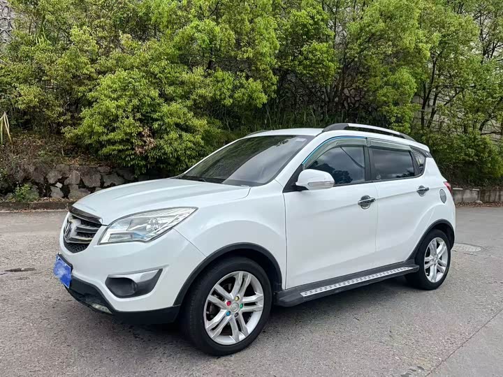 Changan CS35 2016 1.6 L MTLuxury V — фото 1
