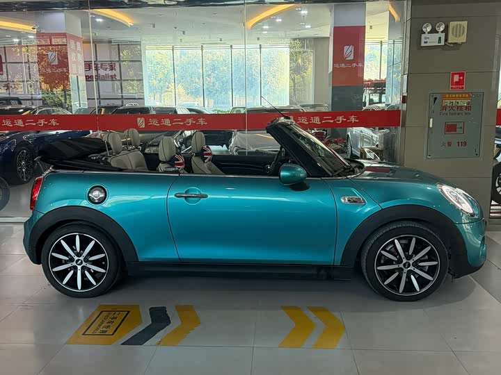 MINI Cabrio — фото 3