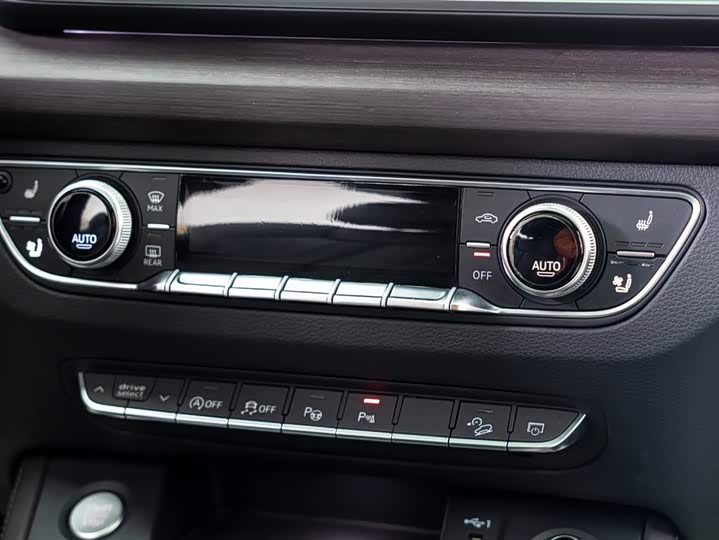 Audi Q5L 2024 45 TFSI — фото 15