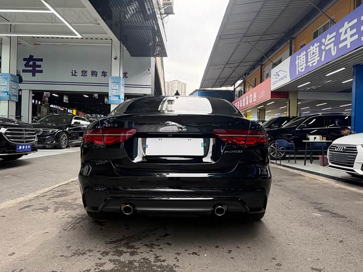 Jaguar XEL 2024 2.0 T 250 PS R-DYNAMIC S — фото 22