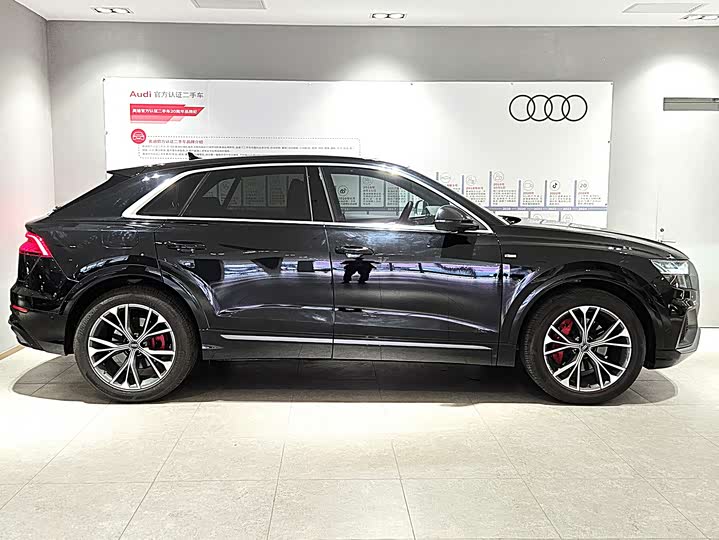 Audi Q8 2023 55 TFSI — фото 3