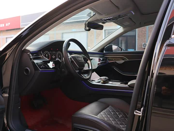Audi A8 2024 A 8 L 50 TFSI quattro — фото 5