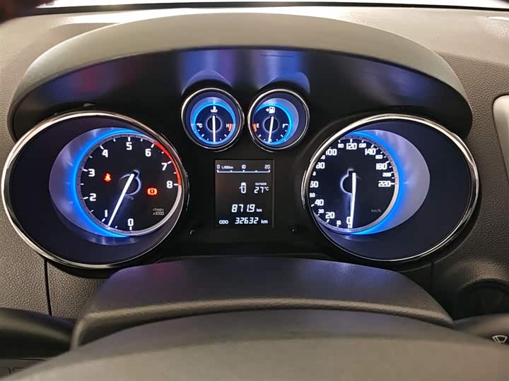 Changan CS35 2016 1.6 L MTLuxury V — фото 12