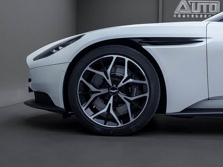 Aston Martin DB11 2019 4.0 T V 8 Coupe — фото 5