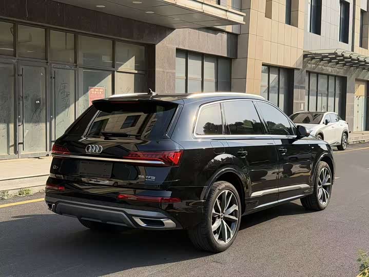 Audi Q7 2023 55 TFSI quattro S line Sport — фото 6