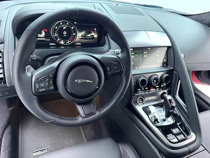 Jaguar F-TYPE 2024 P 300 75 — фото 4