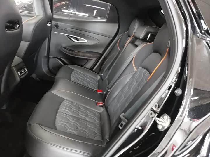 Changan UNI-T 2022 1.5 T Premium — фото 17