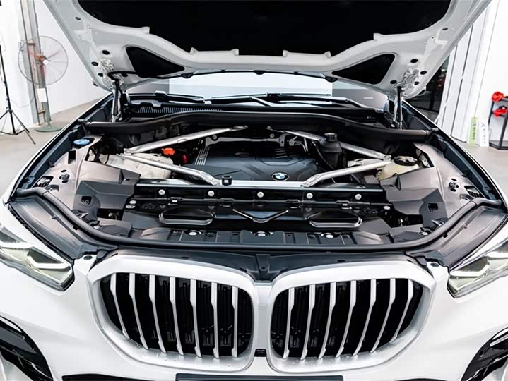BMW X5 2019 x Drive 30i M — фото 25