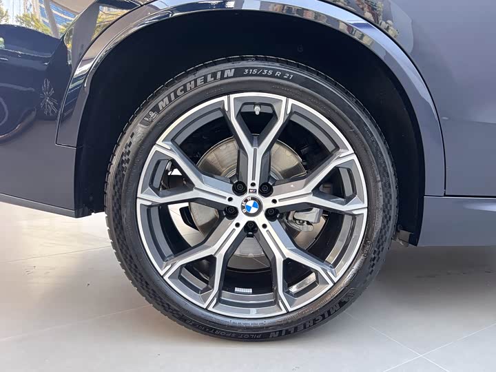 BMW X5 2025 x Drive 30 Li M — фото 11