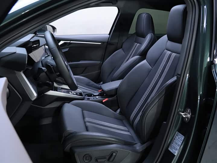 Audi A3 2024 Sportback 35 TFSI Sport — фото 19