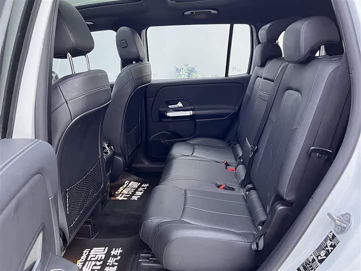 Mercedes-Benz GLB 2021 GLB 200 — фото 20