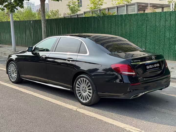 Mercedes-Benz E-Class 2017 E 300 L — фото 9