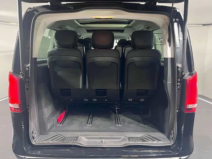 Mercedes-Benz V-Class 2022 V 260 — фото 15