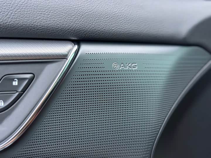 Cadillac CT 5 2024 28 T Luxury Pro — фото 11