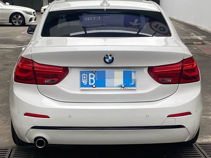 BMW 1-Series 2018 118i Sport — фото 12