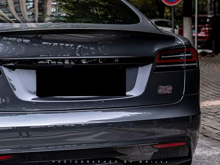 Tesla Model — фото 14
