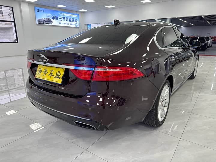 Jaguar XFL 2018 XFL 2.0 T 250 PS — фото 7