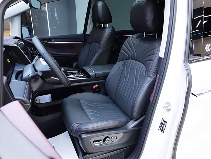 Trumpchi M8 2024 Hybrid — фото 33
