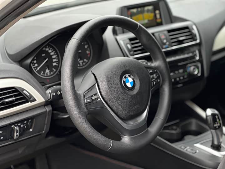 BMW 1-Series 2016 120i — фото 7