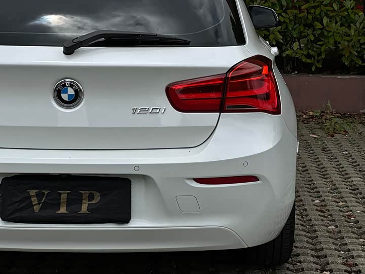BMW 1-Series 2016 120i — фото 22