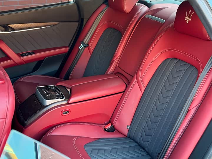 Maserati Quattroporte — фото 9