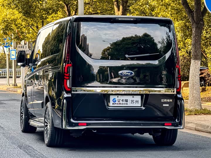 Ford Tourneo — фото 40