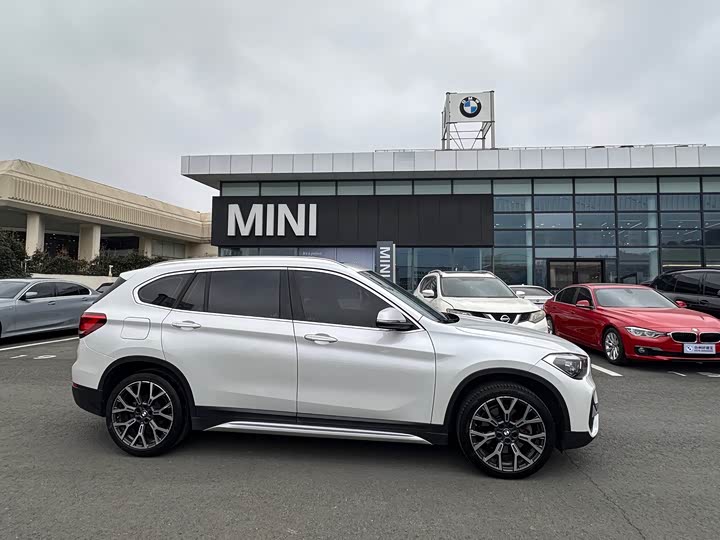 BMW X1 2021 x Drive 25 Li — фото 13