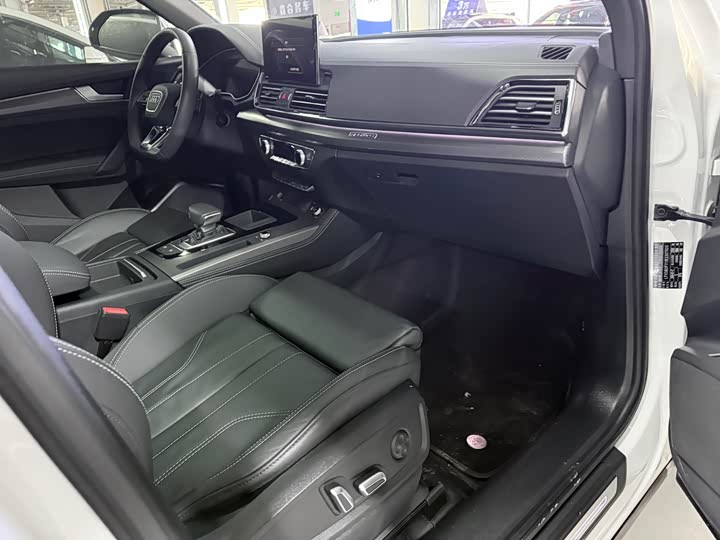 Audi Q5L 2025 40 TFSI — фото 17