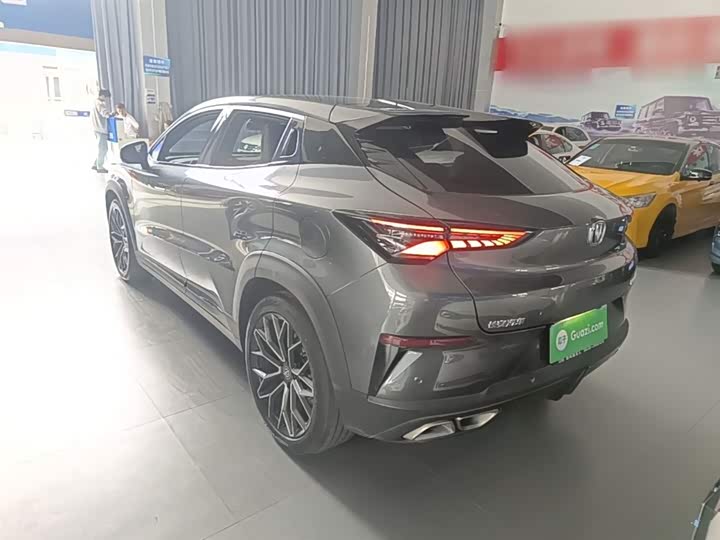 Changan UNI-T 2022 1.5 T Premium — фото 5