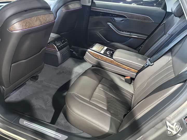 Audi A 8 2018 A 8 L 55 TFSI quattro Luxury — фото 12