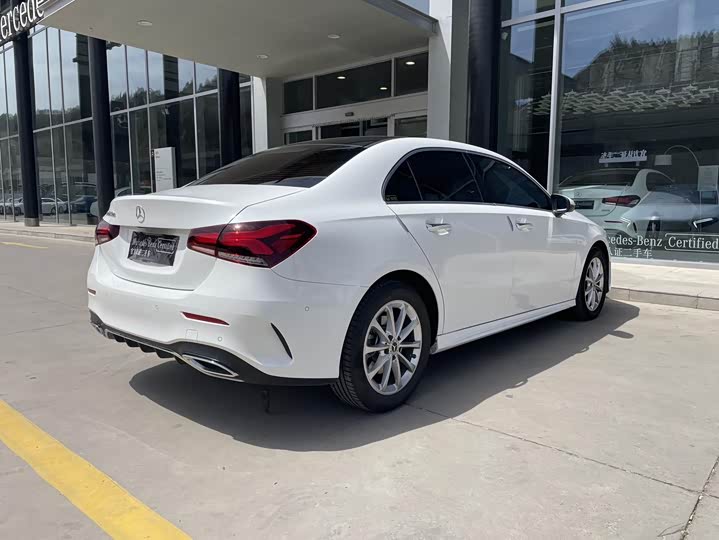 Mercedes-Benz A-Class 2023 A 200 L — фото 6