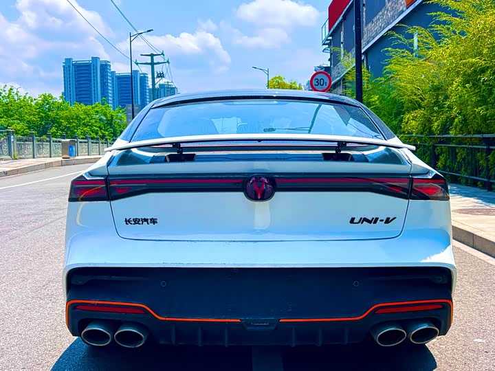 Changan UNI-V 2025 2.0 T — фото 8