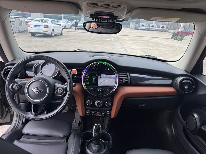MINI Hatch — фото 15