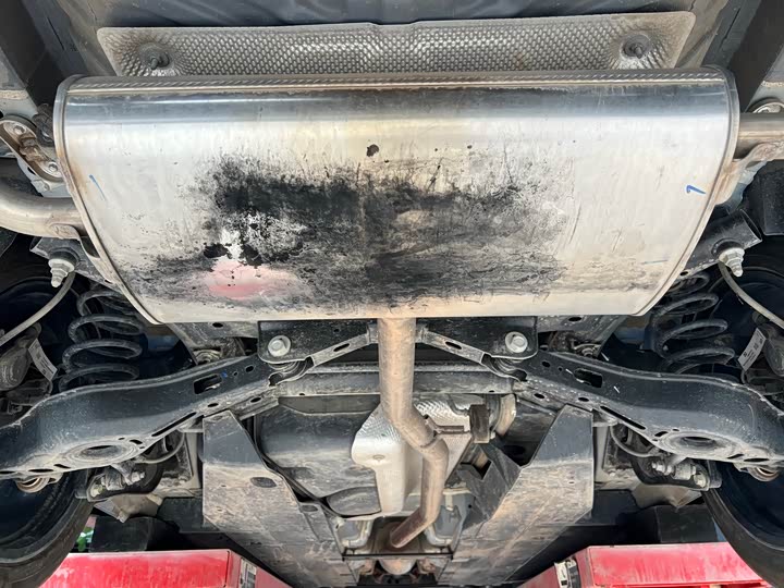 Changan UNI-V 2022 1.5 T Premium — фото 28