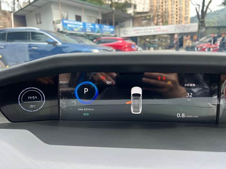Changan UNI-V 2022 1.5 T Premium — фото 41