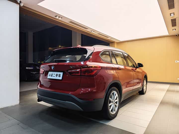 BMW X1 2018 s Drive 18 Li — фото 30